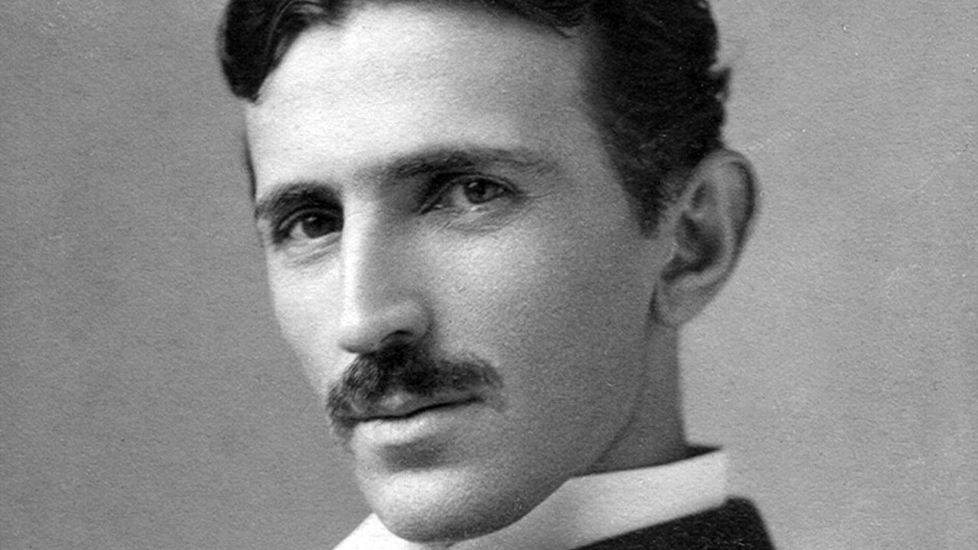 File:Tesla circa 1890.jpeg