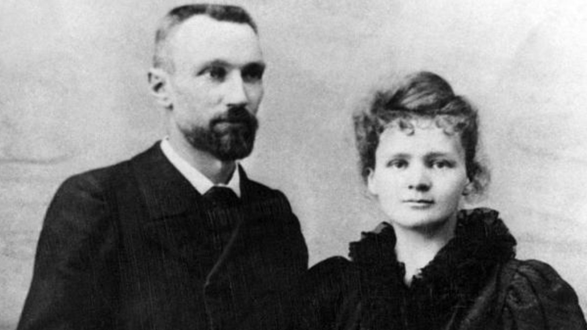 File:Pierre Curie et Marie Sklodowska Curie 1895.jpg