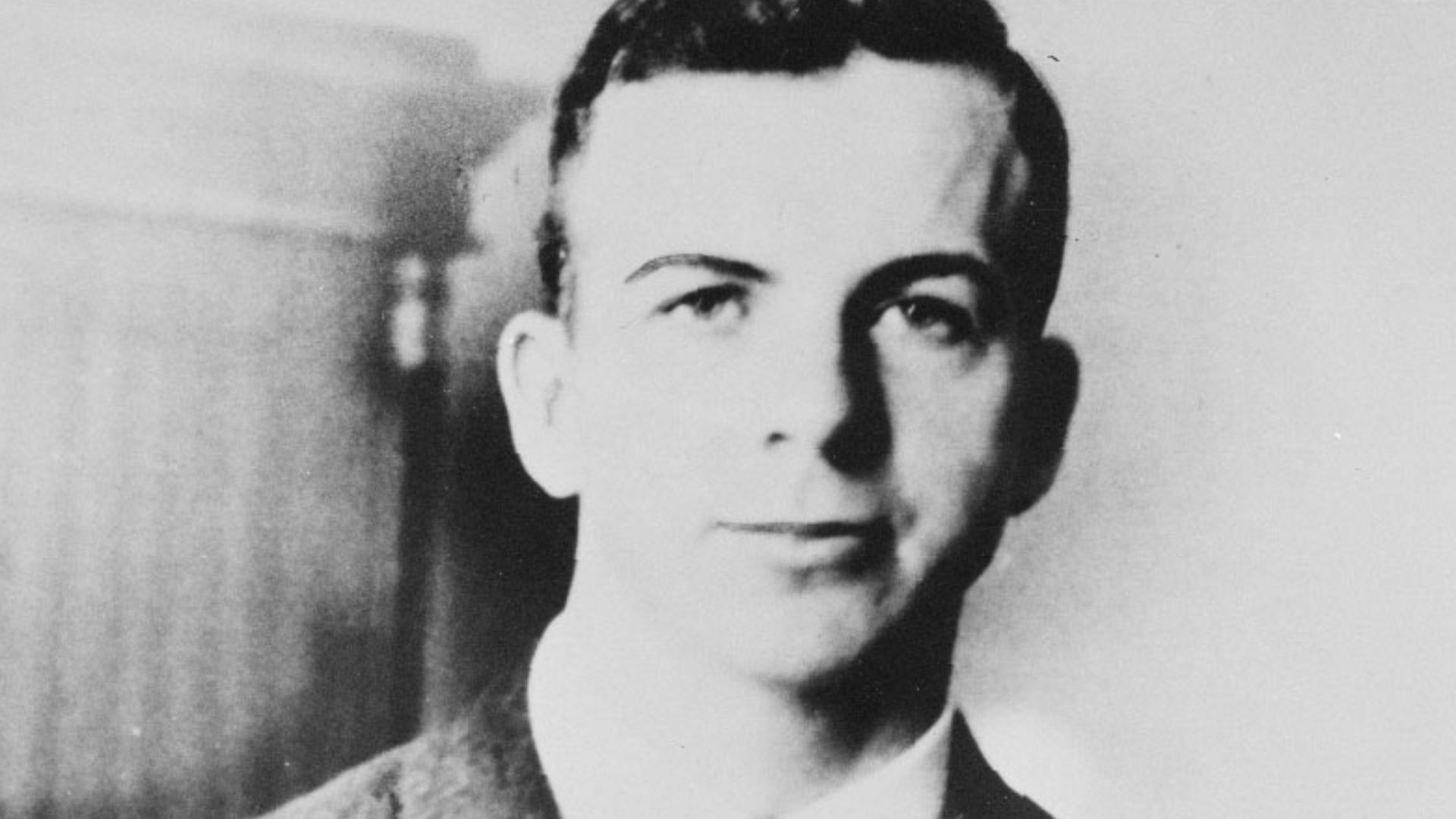File:Lee Harvey Oswald-1.jpg