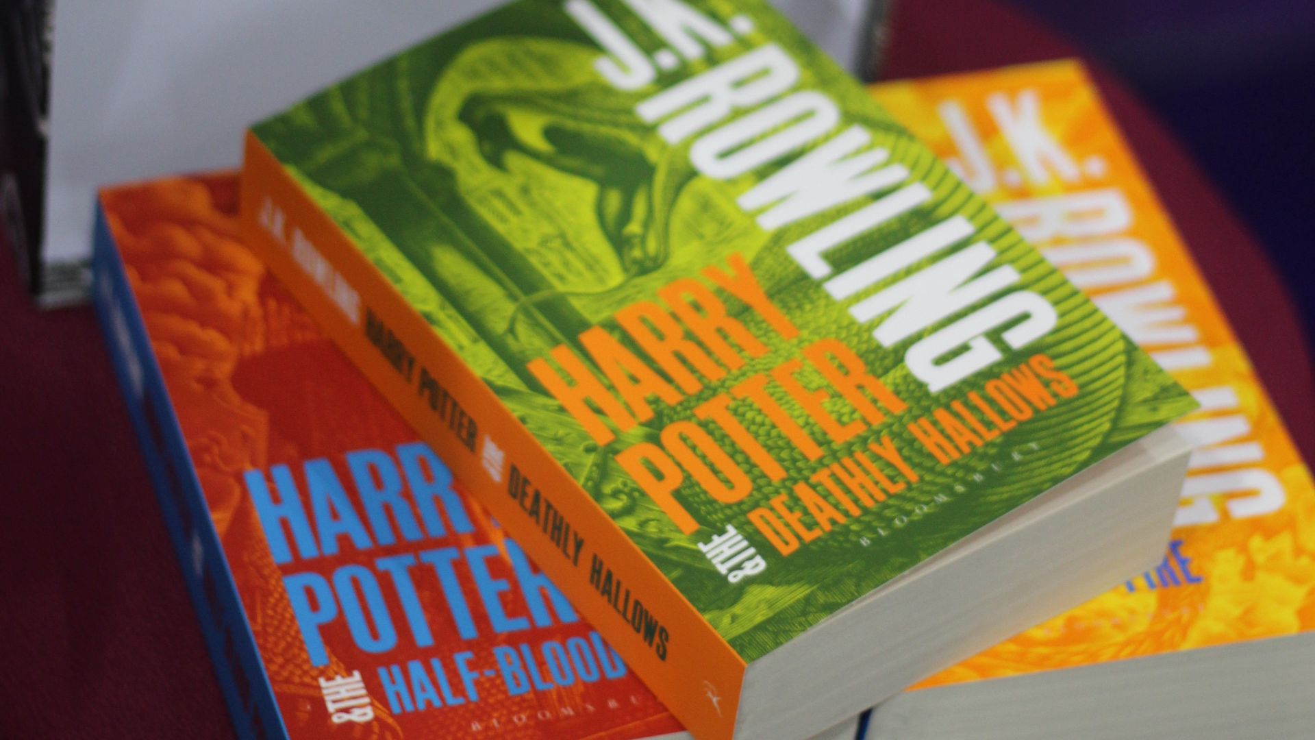 File:Harry Potter Books - Bloomsbury.jpg