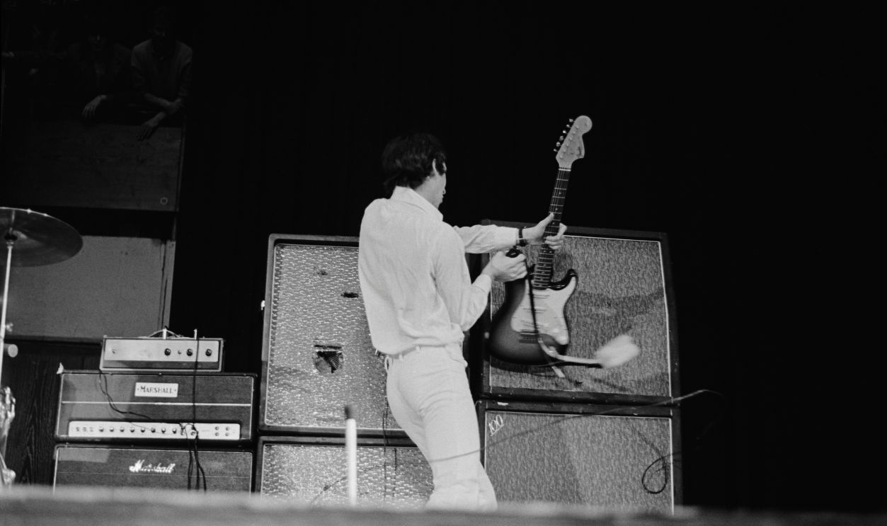Gettyimages - 2192787289, The Who in Germany British guitarist Pete Townshend of The Who smashing his Fender Stratocaster guitar against amplifiers during their Germany Tour, April 1967. 