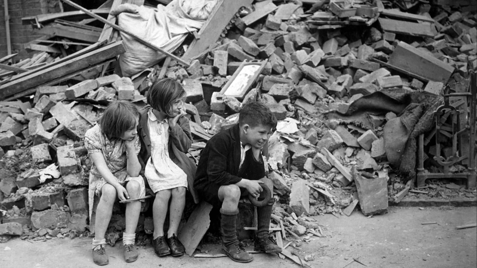 File:WWII London Blitz East London.jpg