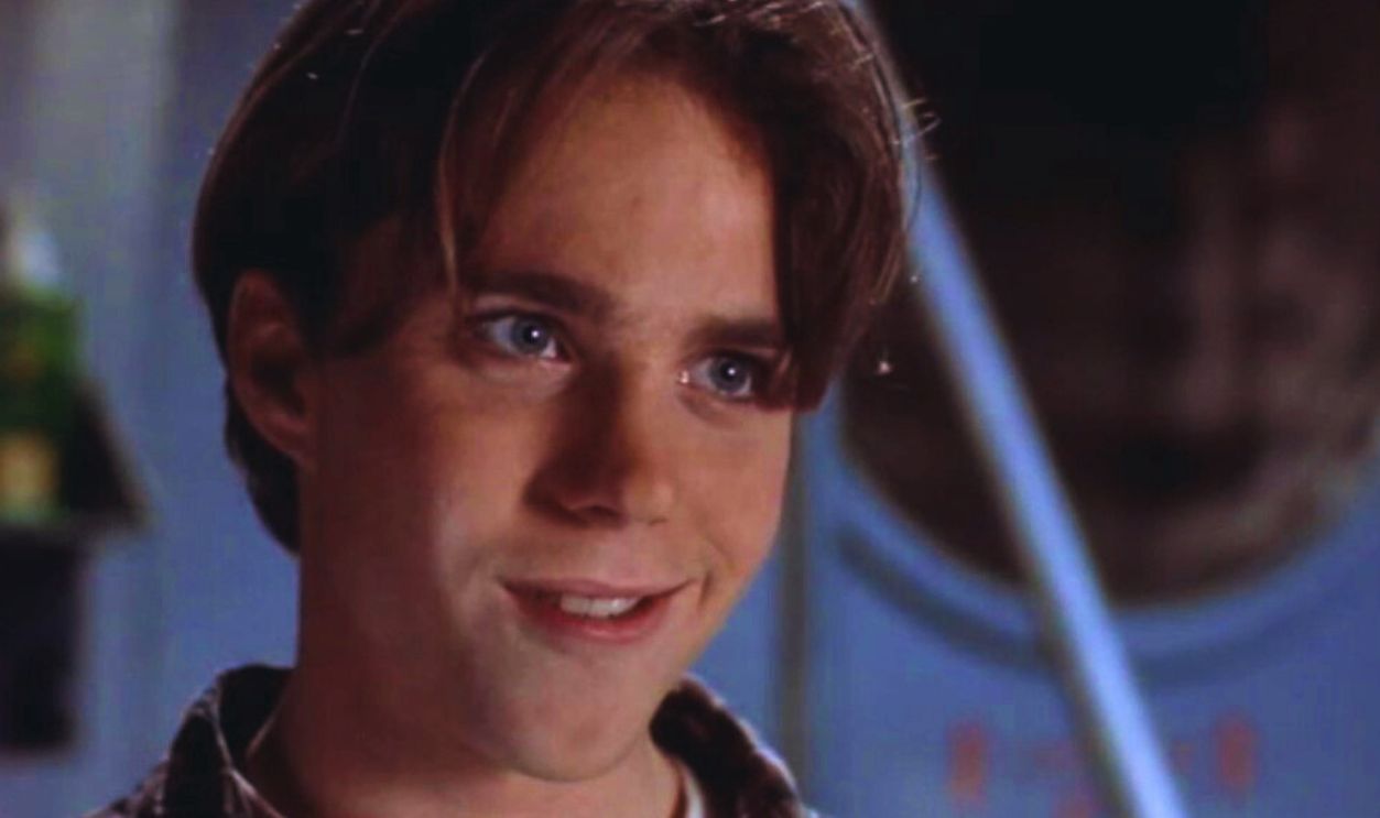 Jonathan Brandis in seaQuest DSV