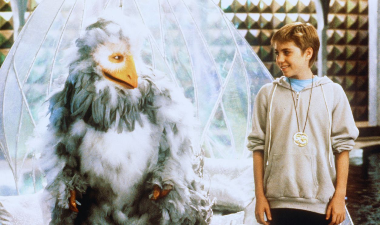 Gettyimages - 1308977146, The Neverending Story II - In Search of Fantasies THE NEVERENDING STORY II - IN SEARCH OF FANTASIES / The bird Nimbley (MARTIN UMBACH) is the helper of the evil ruler Xayide.