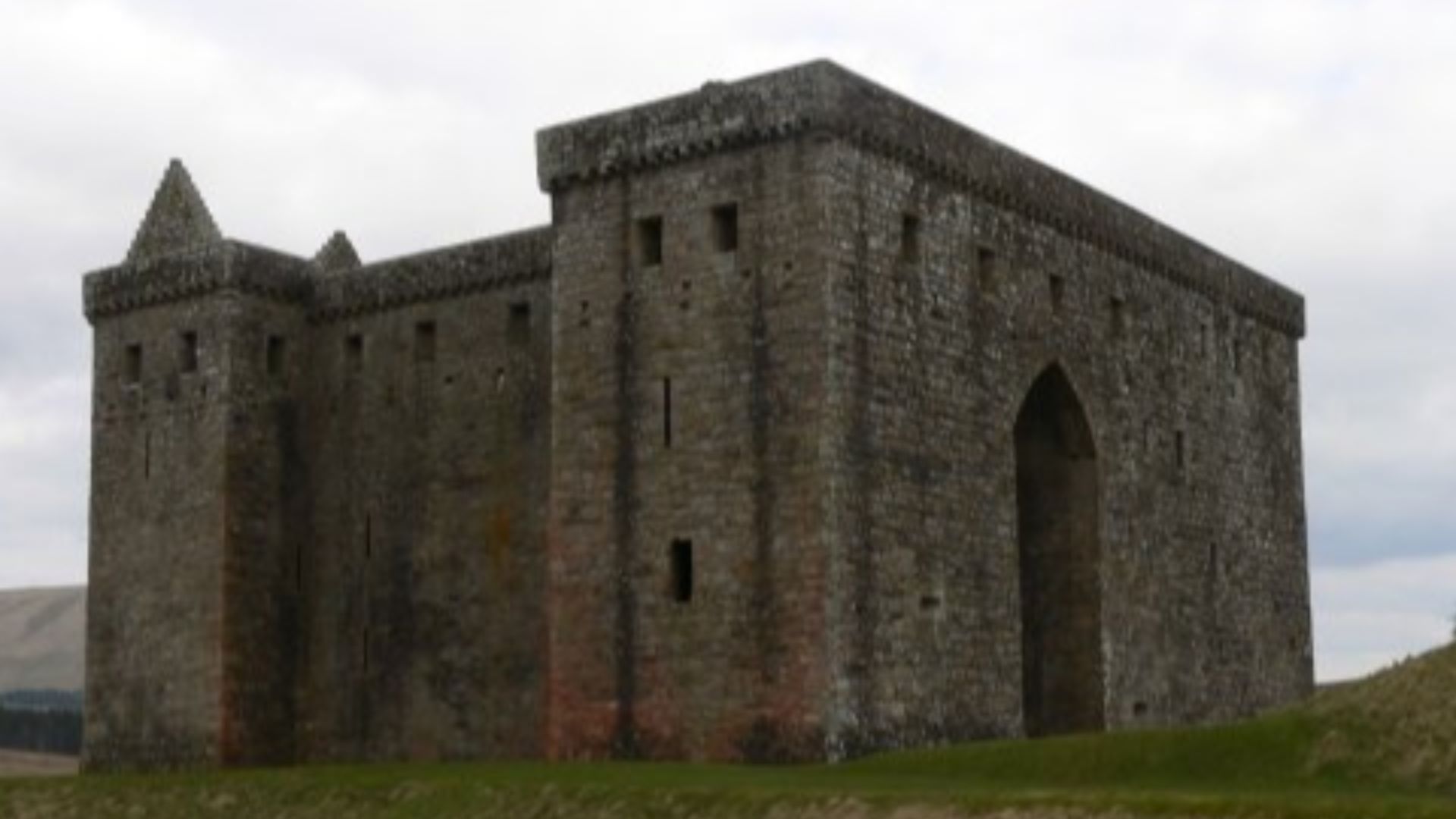 File:Hermitagecastle1.jpg