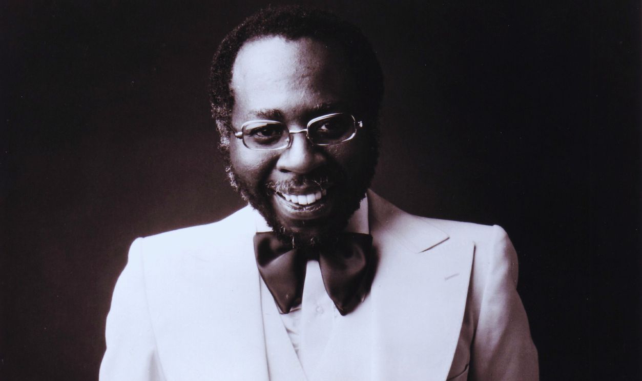 Gettyimages - 85356091, Photo of Curtis MAYFIELD UNSPECIFIED - JANUARY 01: Photo of Curtis MAYFIELD; Posed portrait of Curtis Mayfield