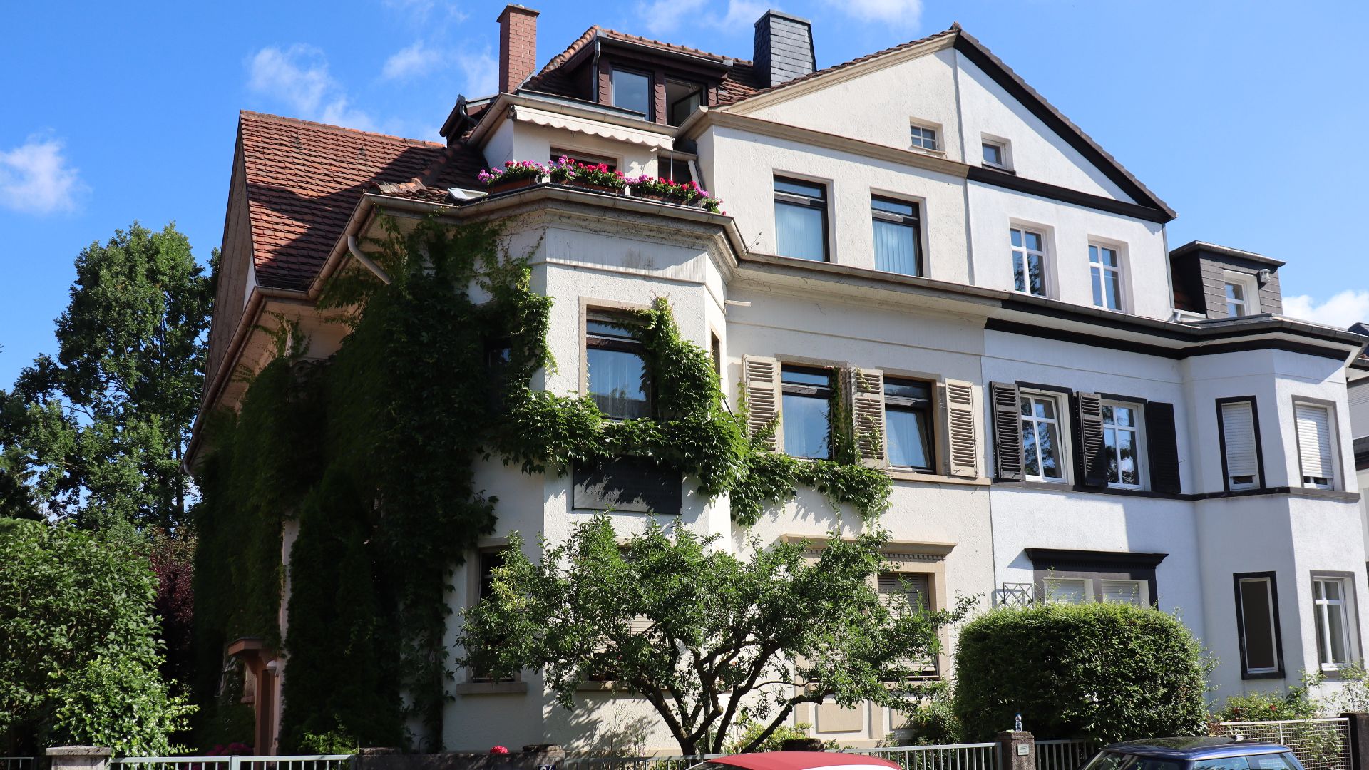 File:Ganghoferstraße 24-ehemalige Wohnung von Anne Frank.jpg