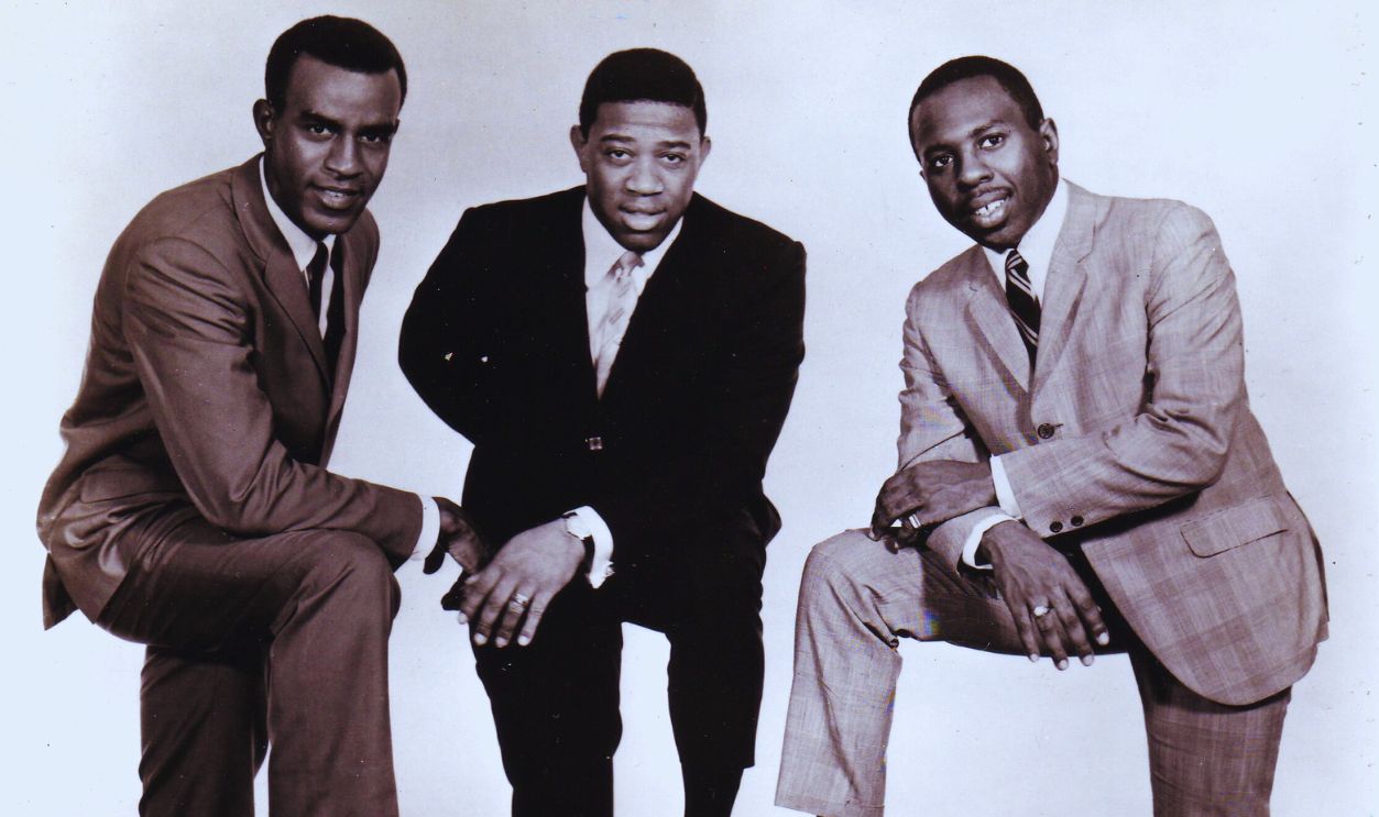 Gettyimages - 85355925, Photo of Curtis MAYFIELD and IMPRESSIONS UNSPECIFIED - JANUARY 01: Photo of Curtis MAYFIELD and IMPRESSIONS; Posed studio group portrait, full length L-R Sam Gooden, Fred Cash and Curtis Mayfield