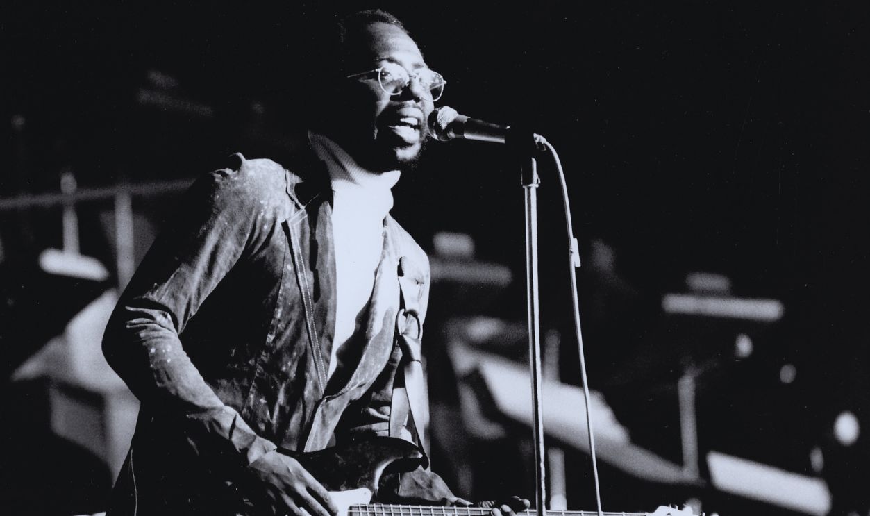 Gettyimages - 615461572, Curtis Mayfield Curtis Mayfield performs on stage, United States, 1972.