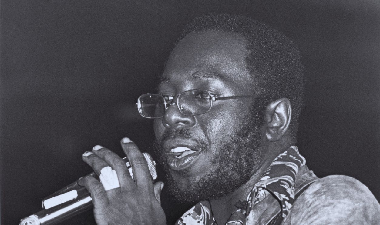Gettyimages - 514703522, Curtis Mayfield Singing A portrait of rhythm and blues singer Curtis Mayfield singing.