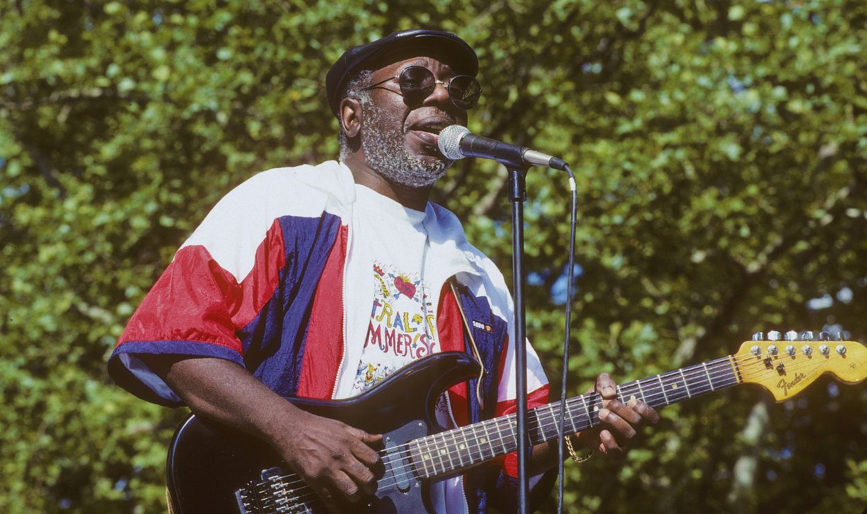 Gettyimages - 159358833, Curtis Mayfield At SummerStage American rhythm & blues and soul musician Curtis Mayfield (1942 - 1999) performs at Central Park's SummerStage, New York, New York, July 7, 1990. Five weeks later, Mayfield suffered from an accident that paralyzed him from the neck down.