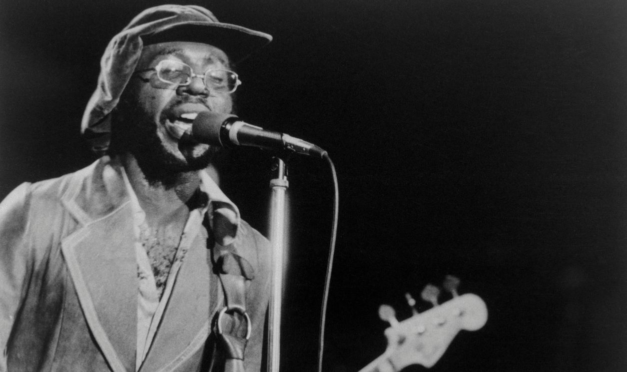 Gettyimages - 517724642, Curtis Mayfield Performing (Original Caption) Singing star Curtis Mayfield, closeup, performing. November 24, 1972.