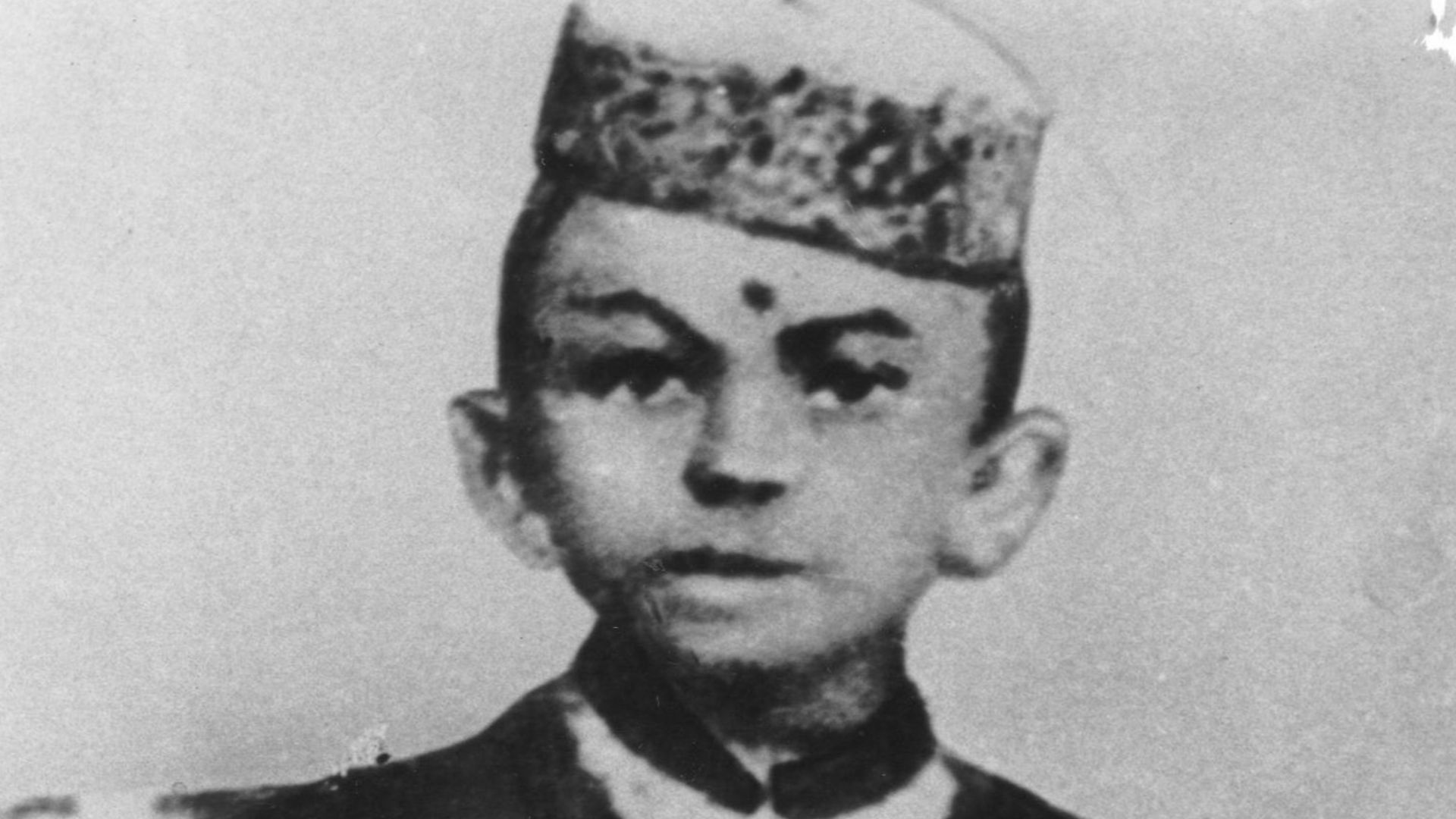 File:Mohandas K Gandhi, age 7.jpg