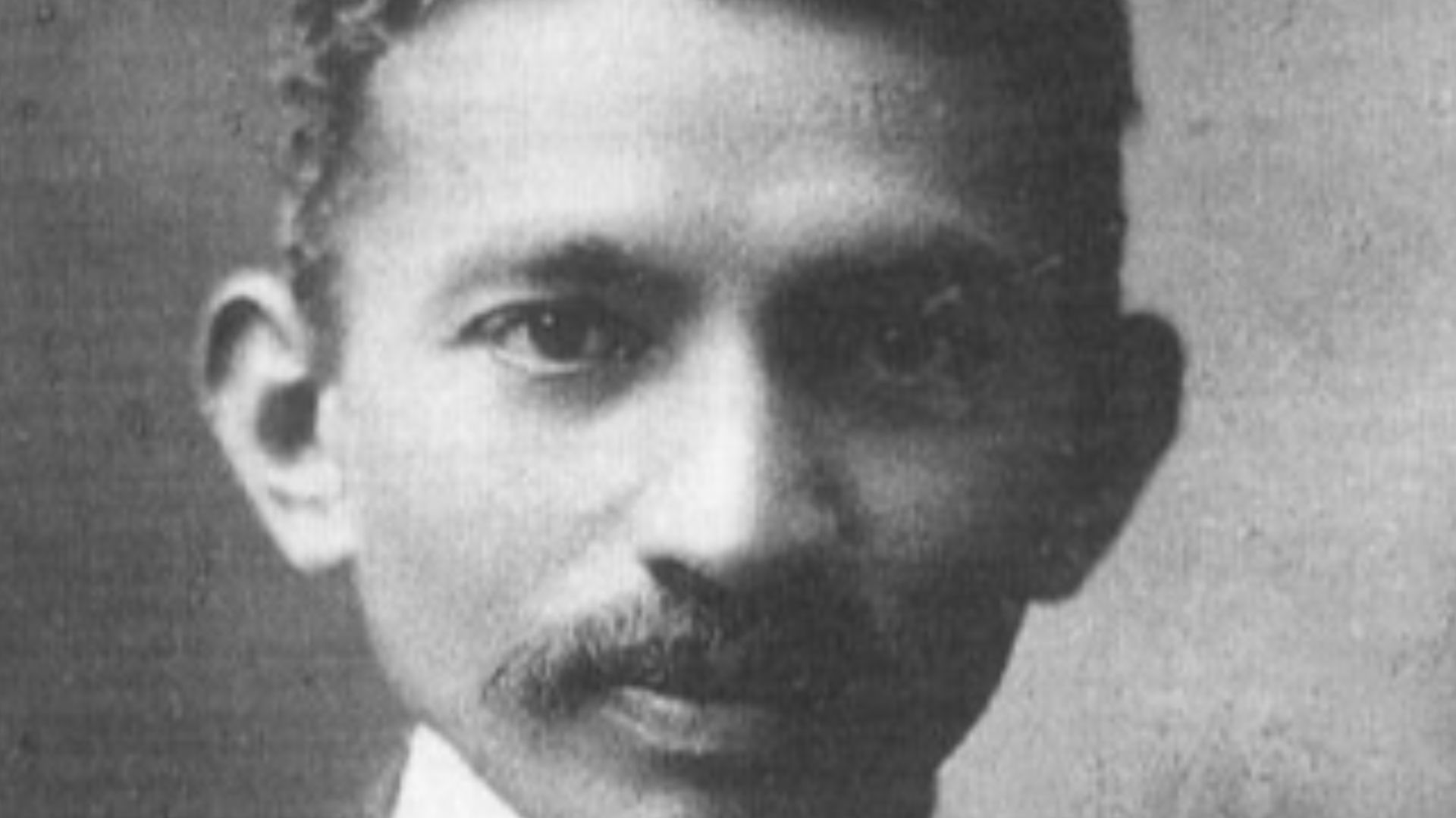 File:Gandhi suit.jpg