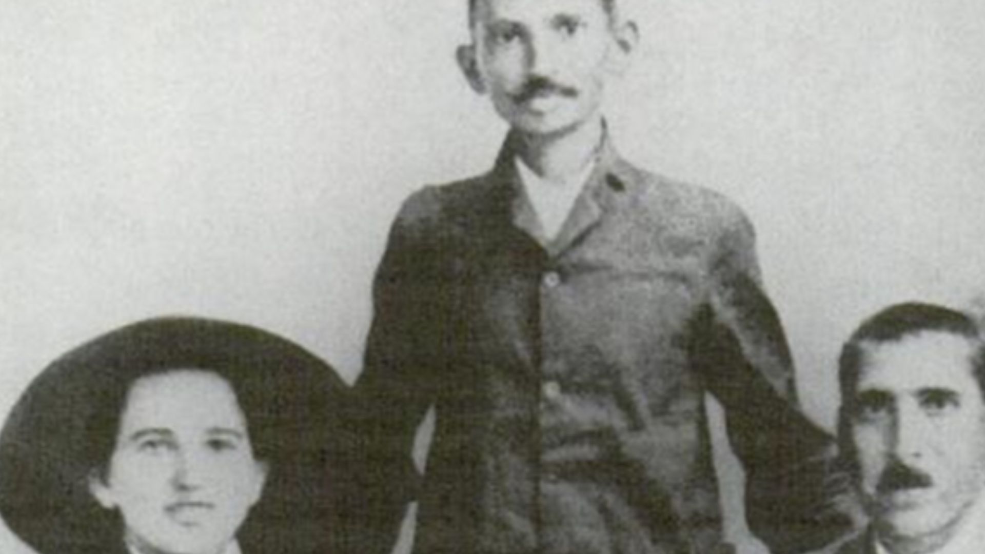 File:Schlesin, Gandhi and Kallenbach after the Great March.png