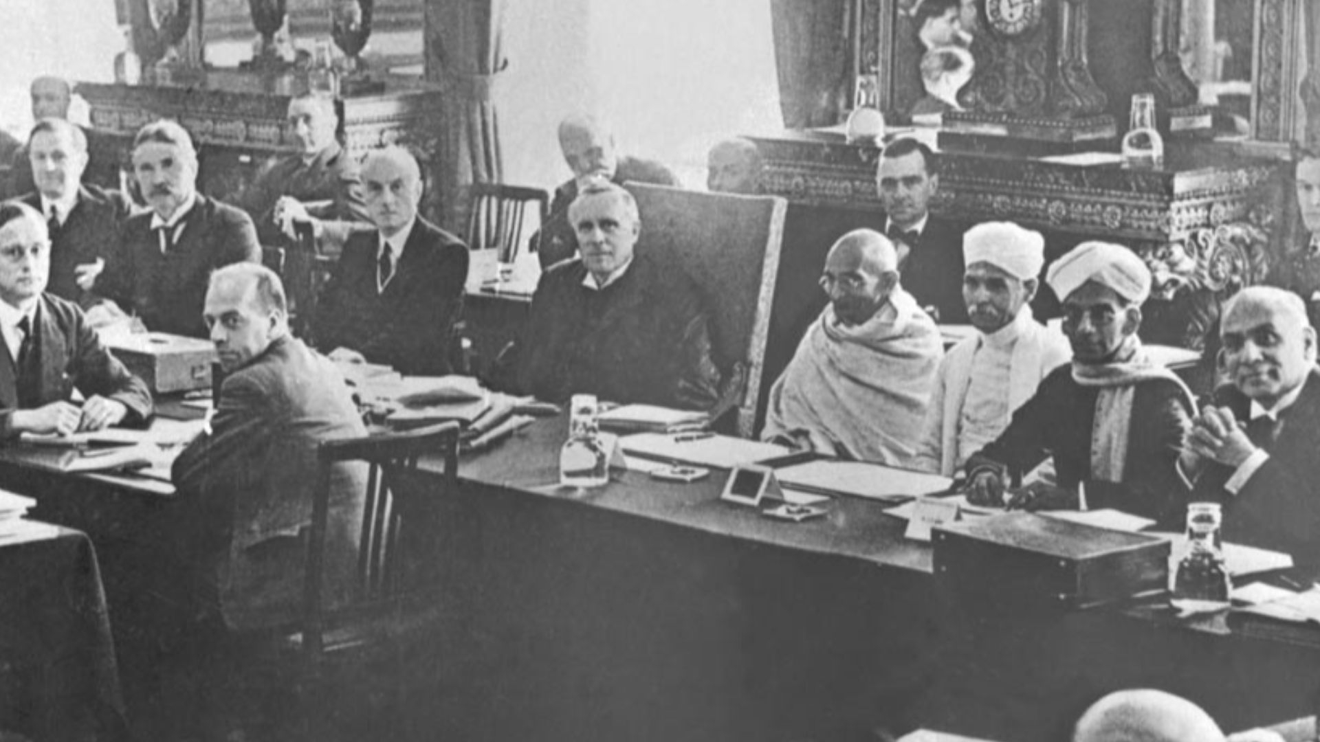 File:Gandhi Round Table.jpg