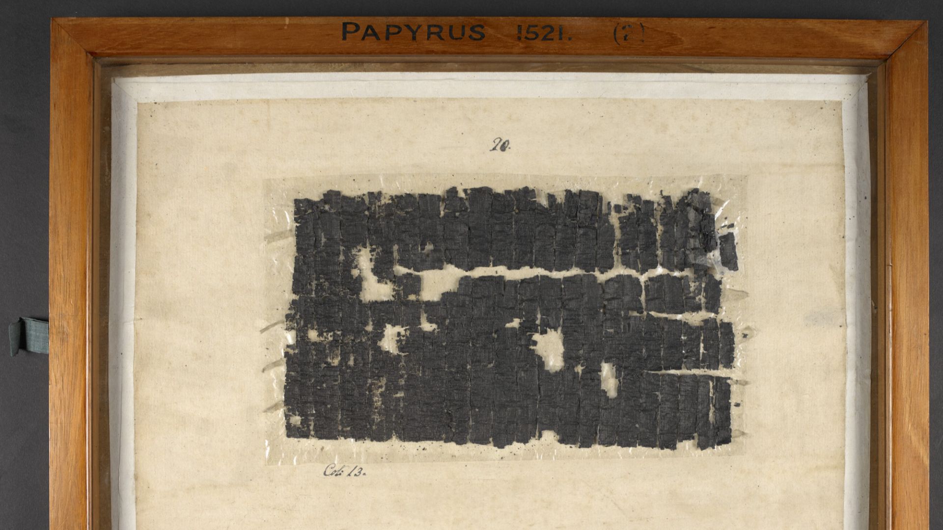 File:Heruclaneum Papyrus 1521 f002r, British Library.jpg