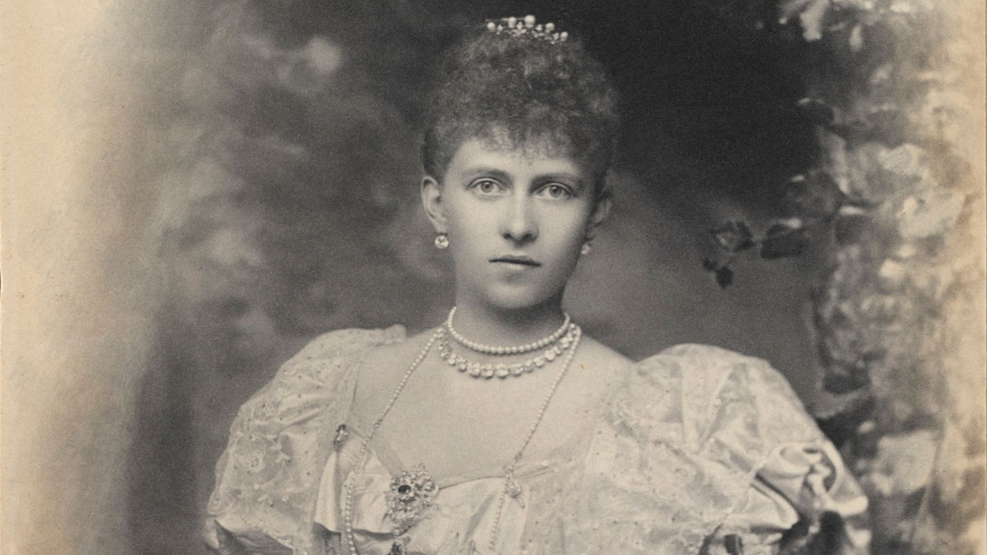 File:Sophia of Prussia - Queen consort of Greece.jpg
