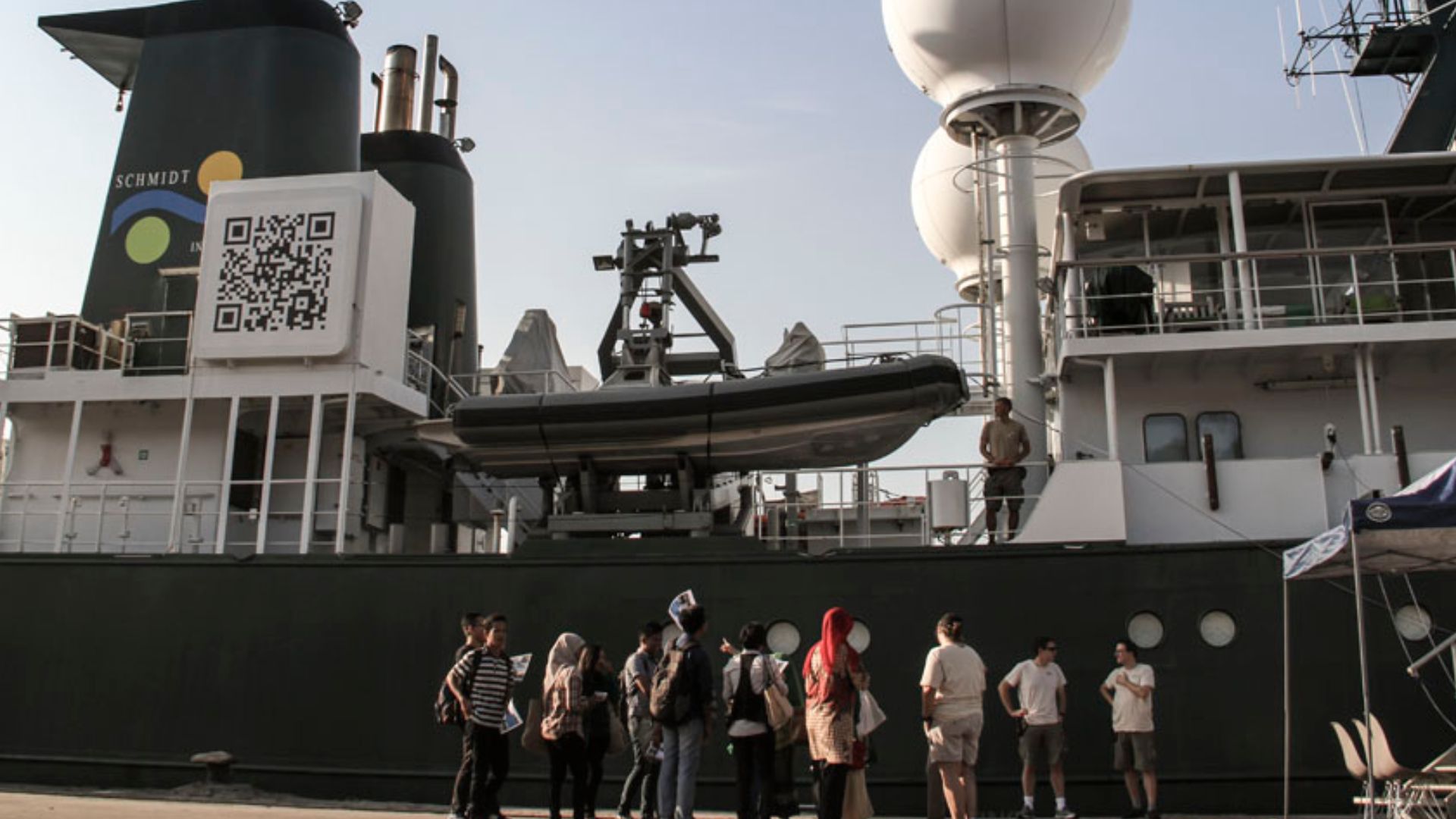 File:Schmidt Ocean Institute’s Research Vessel Falkor Studies Indonesian Seabed Floor (19082174836).jpg