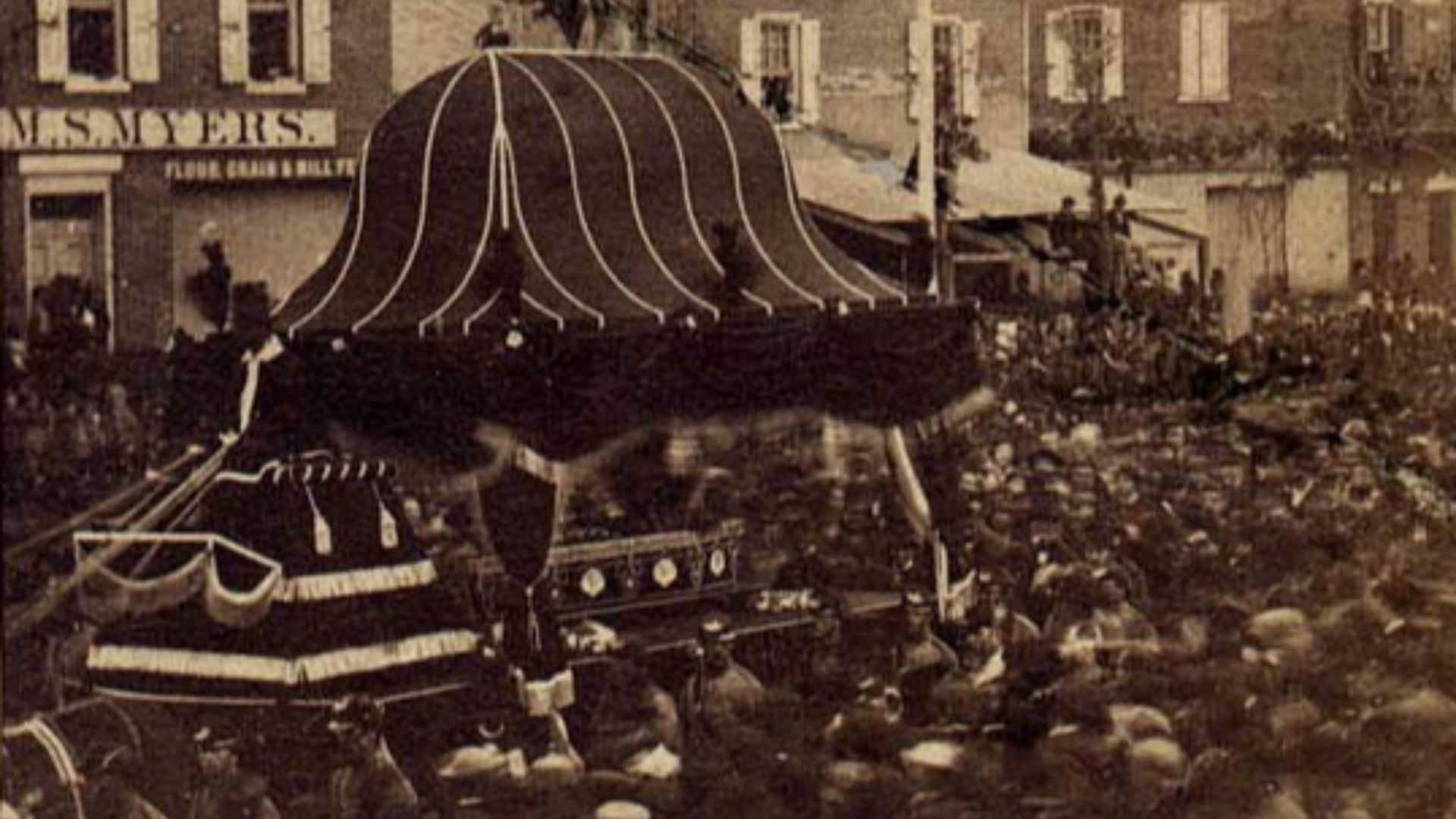 File:Abraham Lincoln’s casket through the crowd on Broad Street in Philadelphia, April 22, 1865 (cropped).jpg