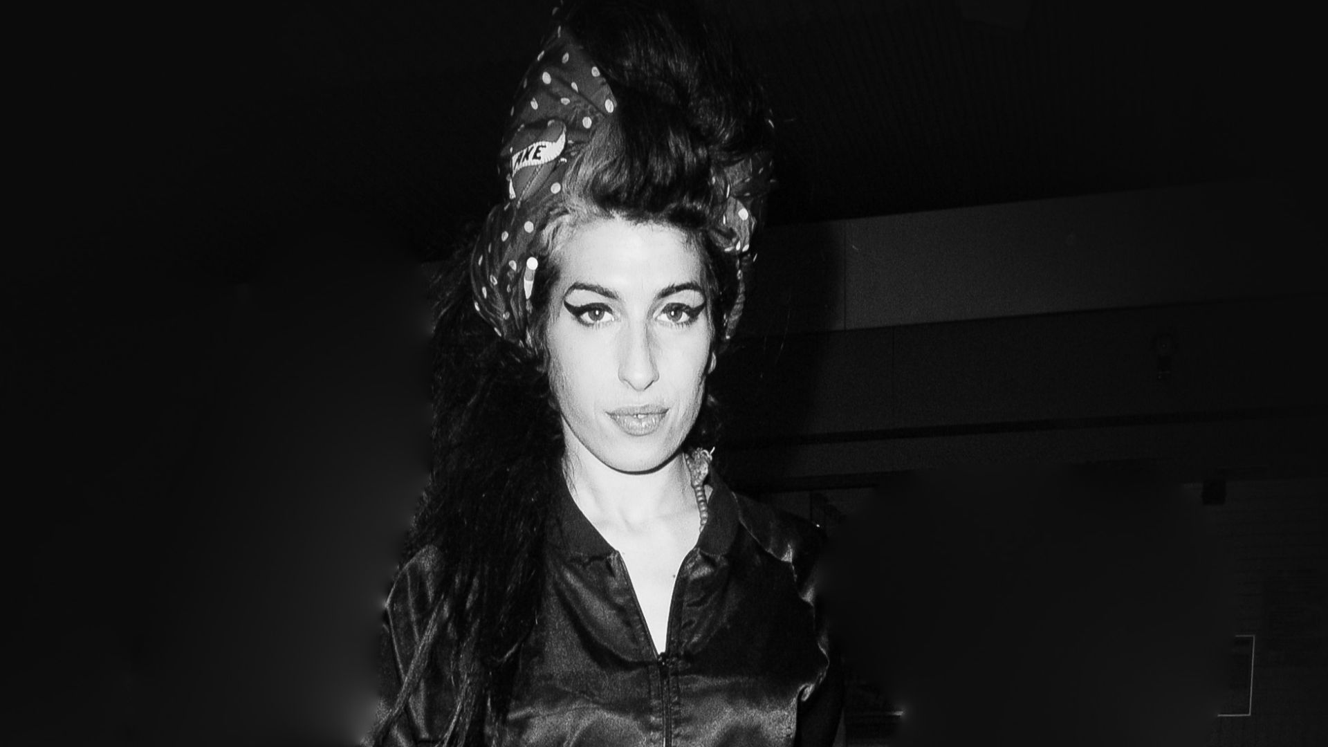 File:Amy Winehouse (26939777514).jpg