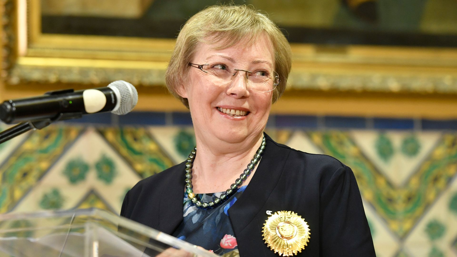 File:Ceremonia de condecoración a la doctora Juliane Koepcke - 46808728024.jpg