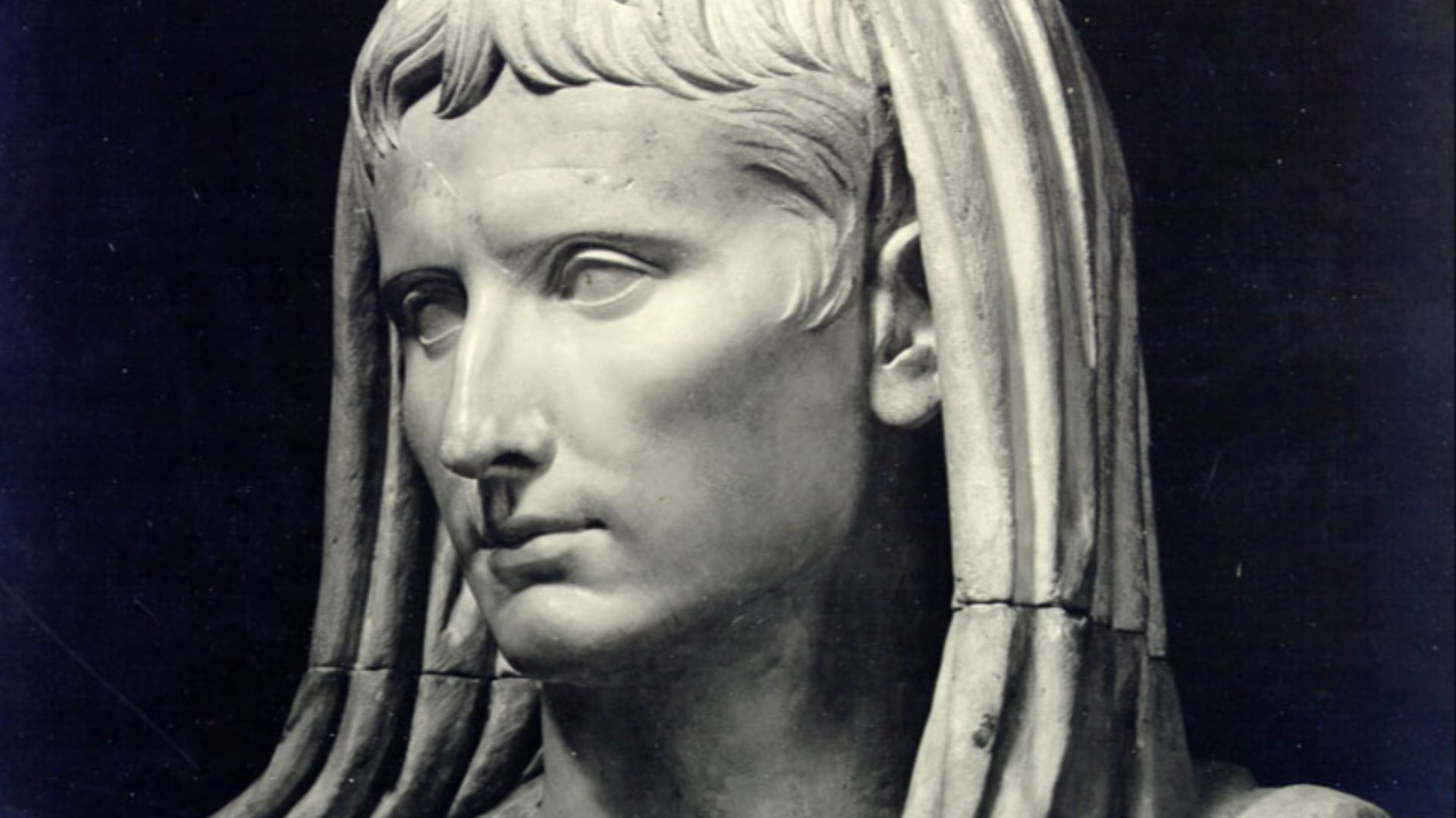 File:Augustus as pontifex maximus.jpg
