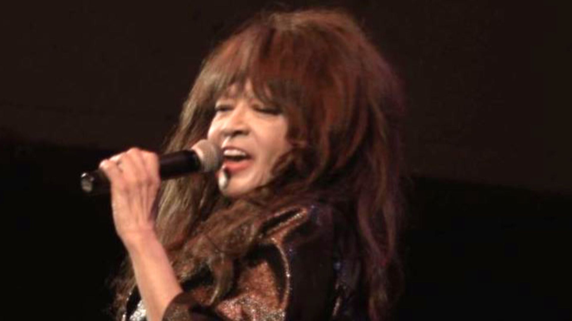 File:Live in London 2015 credit Chris Hall copy 2.jpg