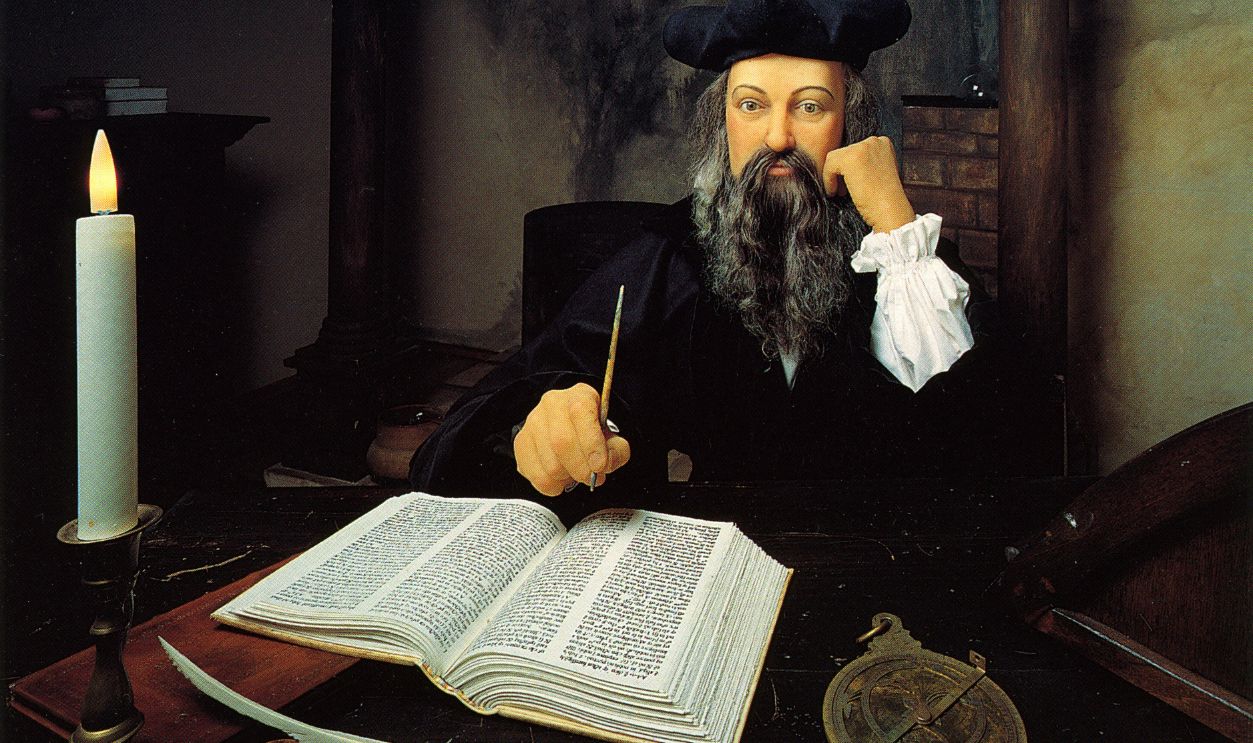 (GERMANY OUT) Farbdruck, Nostradamus, Michel de Nostredame, vor Buch, in La Maison de Nostradamus, Salon de Provence, Frankreich