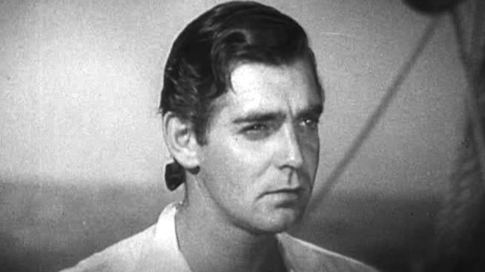 File:Clark Gable in Mutiny on the Bounty trailer.jpg