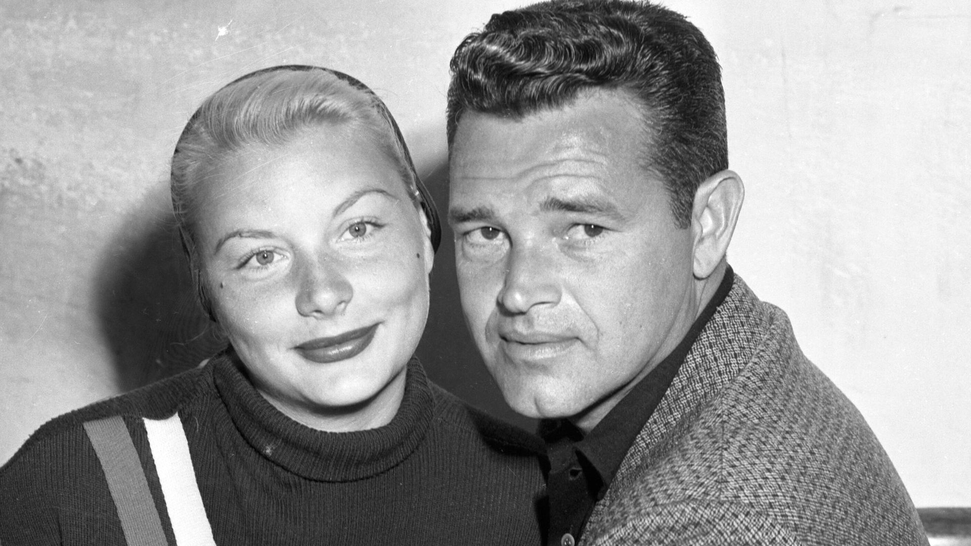 File:Barbara Payton and Tom Neal.jpg