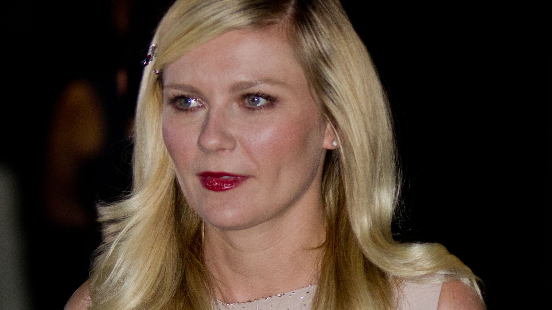 File:Kirsten Dunst at the 2012 TIFF premiere of On The Road (7963877396).jpg