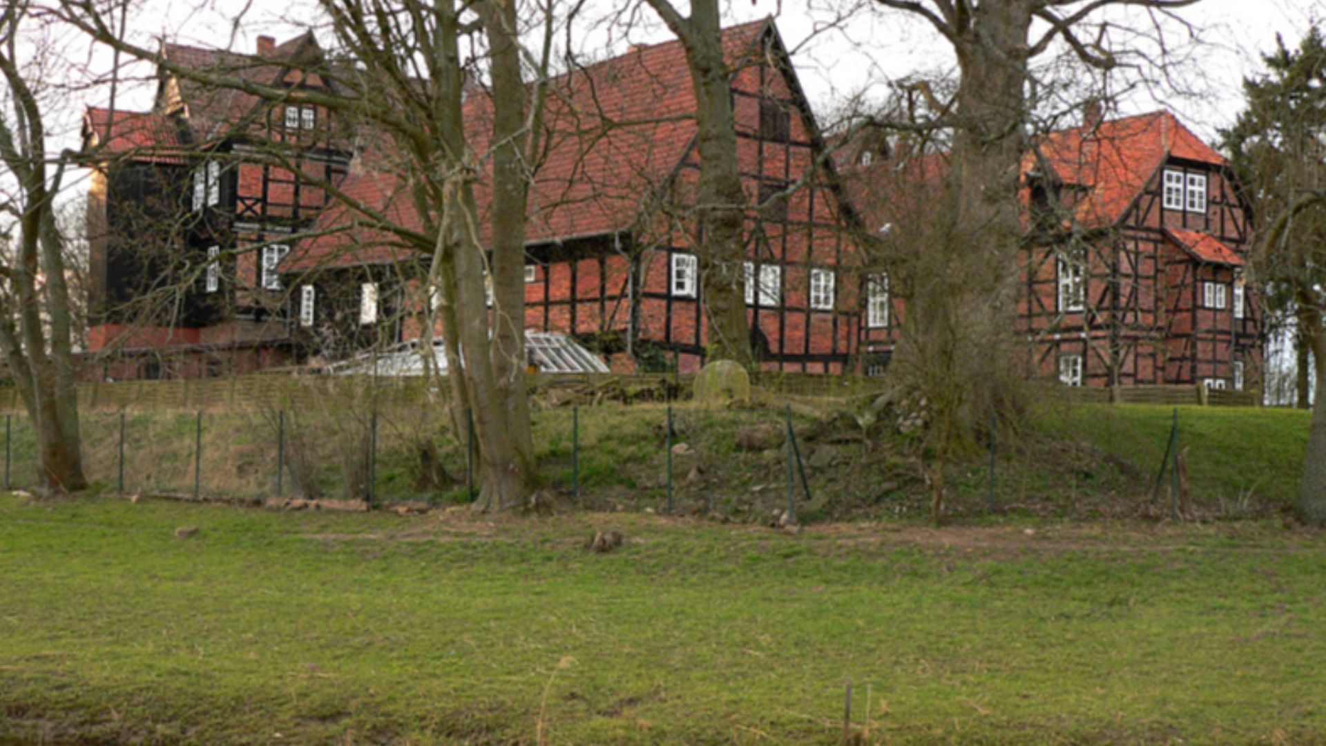 File:Schloss Ahlden hinten.jpg