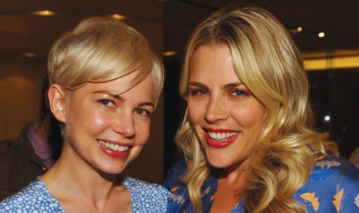 Gettyimages - 107301706, Blue Valentine Special Screening Actresses Michelle Williams and Busy Philipps attend the Blue Valentine screening at CAA on December 2, 2010 in Los Angeles, California.