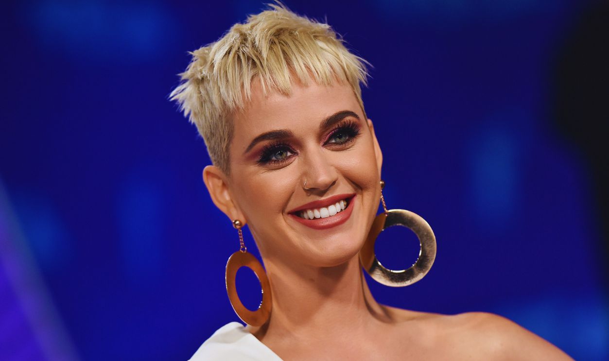 Gettyimages - 841029096, 2017 MTV Video Music Awards INGLEWOOD, CA - AUGUST 27: Singer Katy Perry arrives at the 2017 MTV Video Music Awards at The Forum on August 27, 2017 in Inglewood, California. 