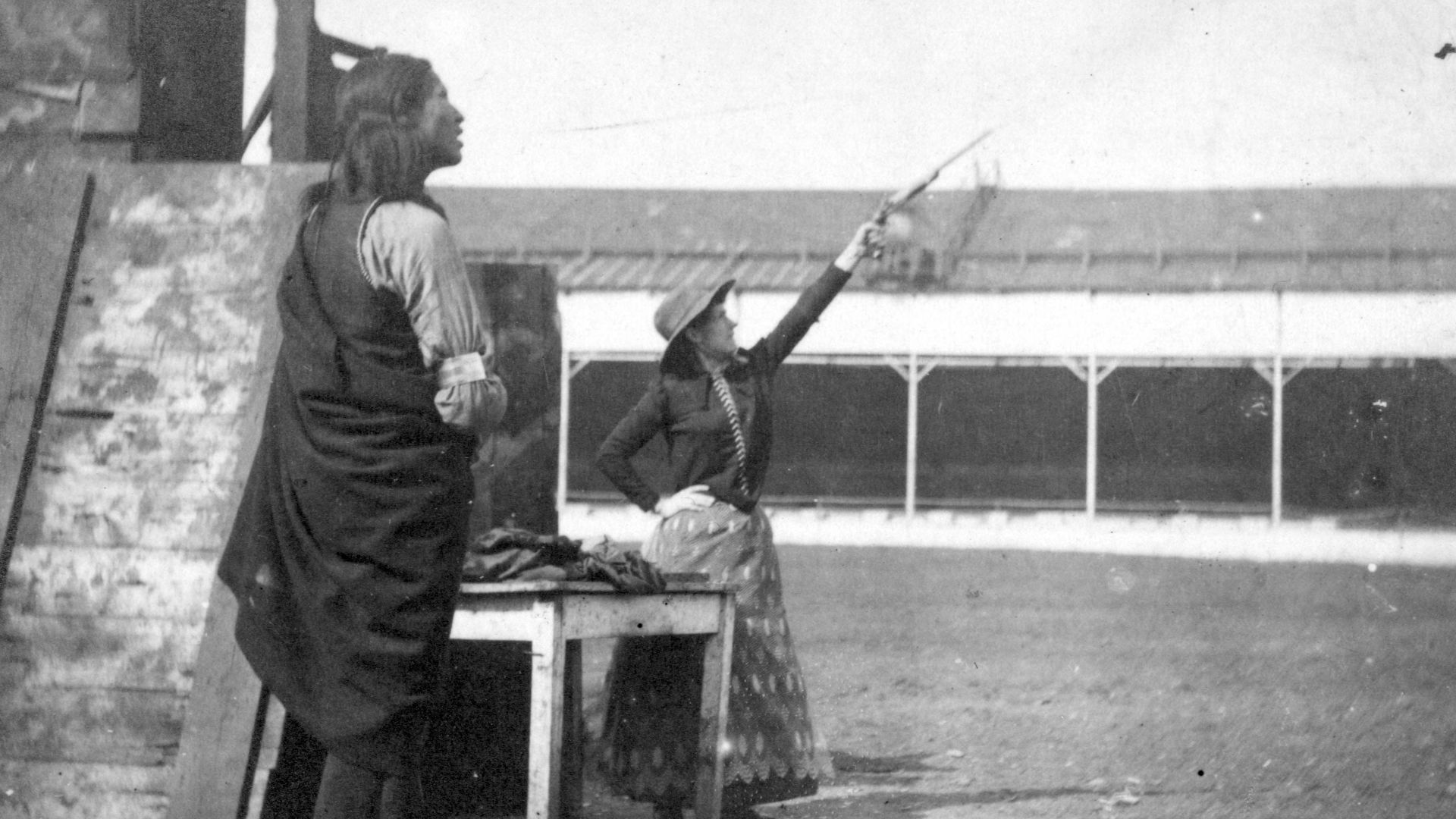 File:Annie Oakley shooting, 1892.jpg