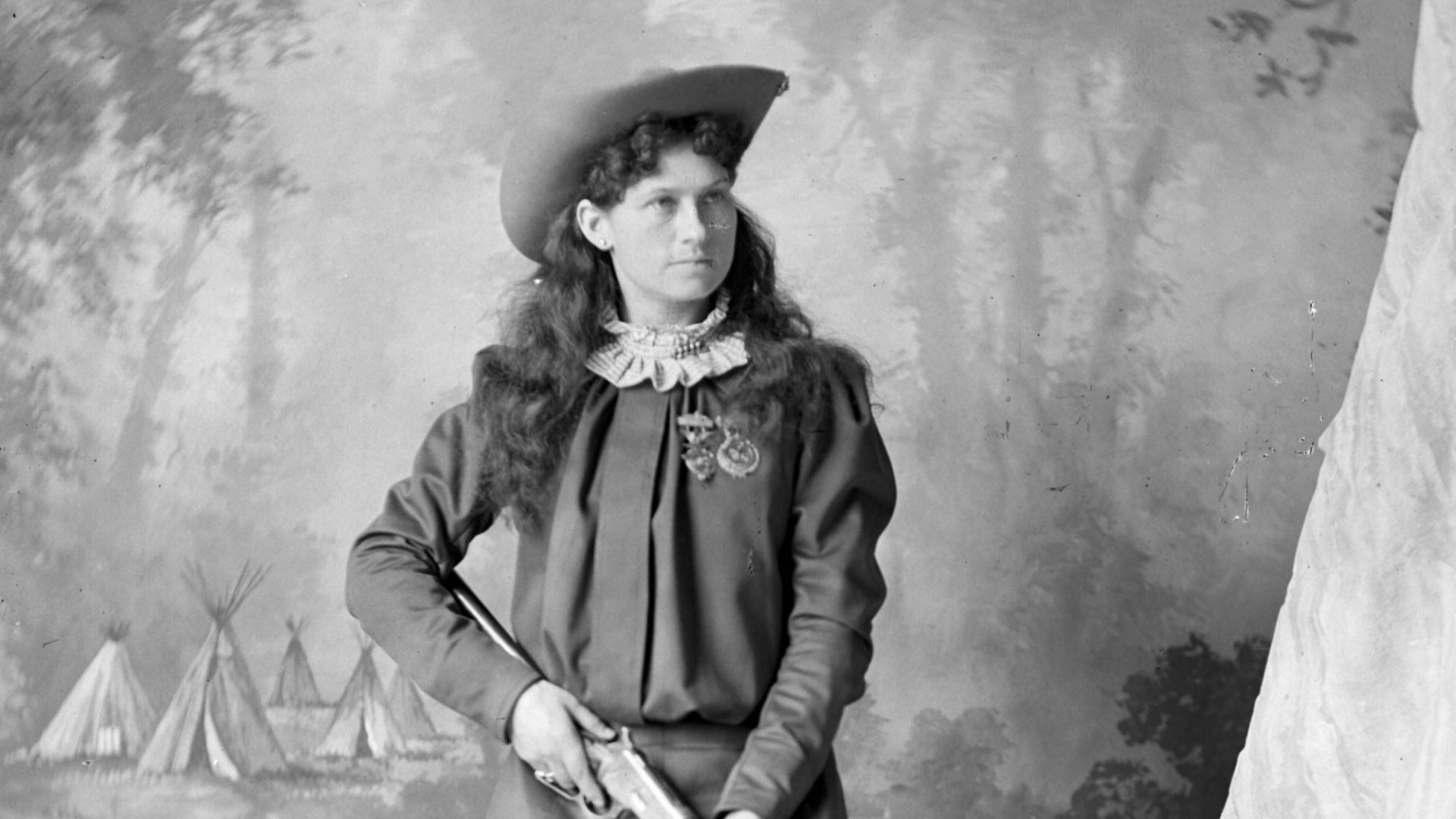 File:Annie Oakley by DF Barry c1890.jpg