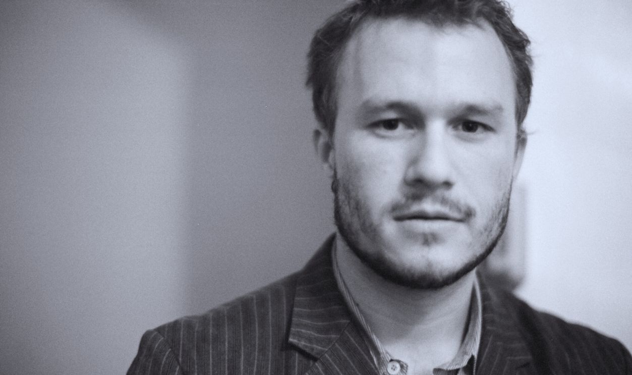 Gettyimages - 75525718, 21st Annual Santa Barbara International Film Festival - Retrospective in Black & White by Chris Weeks Heath Ledger at the Various Locations in Santa Barbara in Santa Barbara, California 