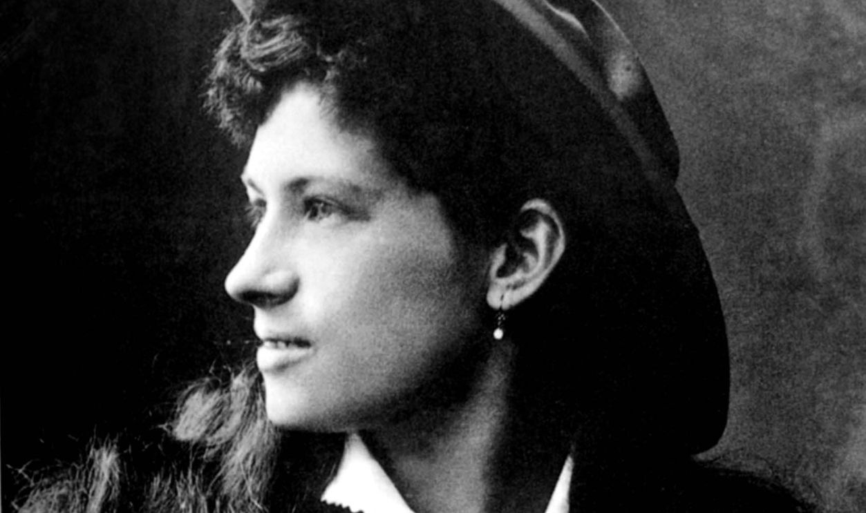 Annie Oakley (1860-1926) United States sharpshooter who took part in a lot of shows