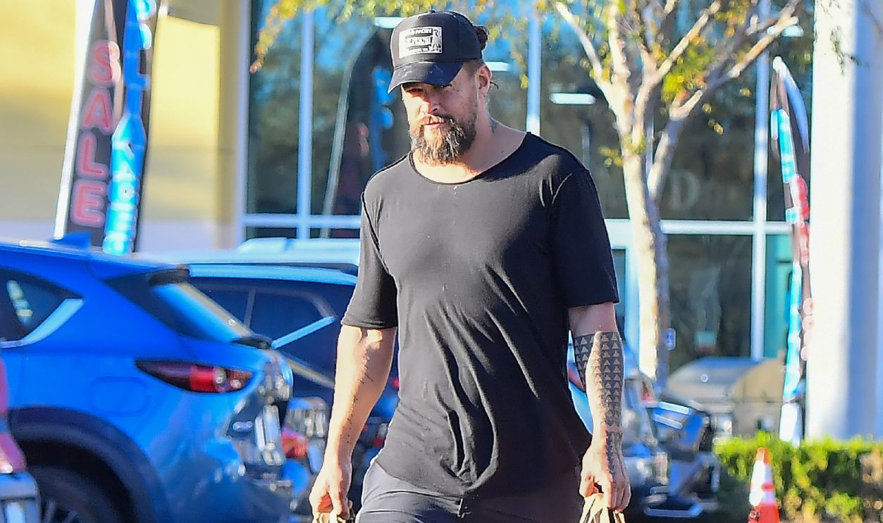 Jason Momoa is seen leaving a health food store on December 5, 2024 in Calabasas, California.