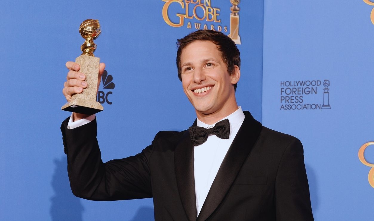 Gettyimages - 	462158945, 71st Annual Golden Globe Awards - Press Room BEVERLY HILLS, CA - JANUARY 12: Actor Andy Samberg, winner of Best Actor in a Television Series - Musical or Comedy for 'Brooklyn Nine-Nine,' poses in the press room during the 71st Annual Golden Globe Awards held at The Beverly Hilton Hotel on January 12, 2014 in Beverly Hills, California. 