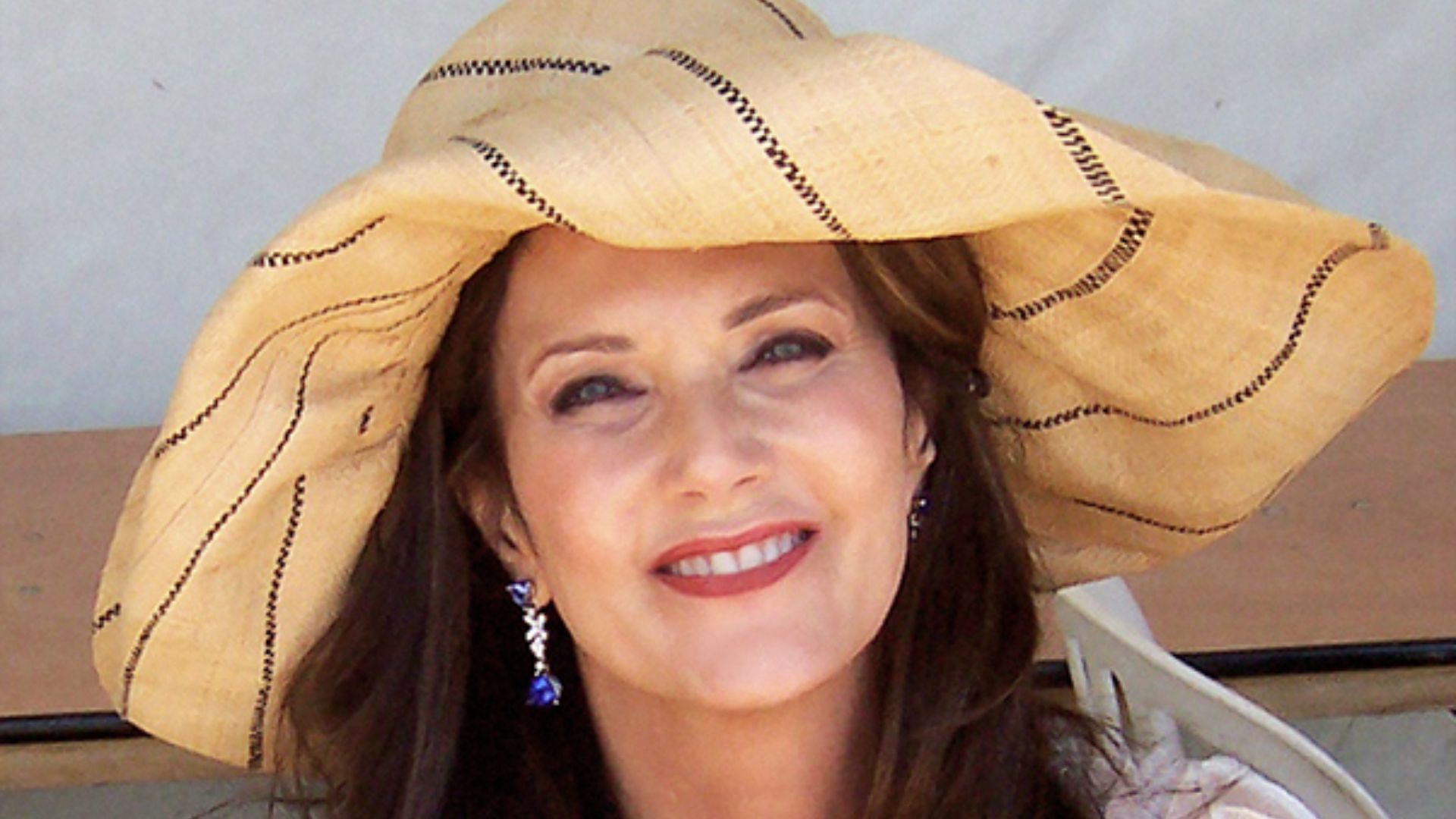 File:Lynda Carter Phoenix Pride.jpg