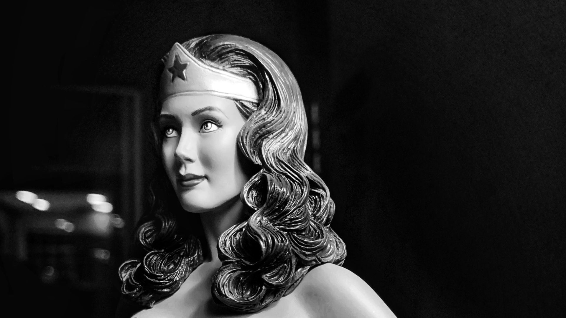 File:Actress Lynda Carter - “Wonder Woman” - Statue (Beautiful Plaster series) (50916648202).jpg