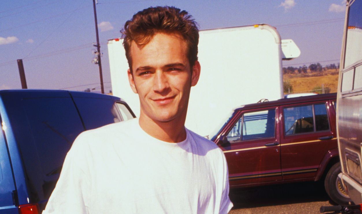 Gettyimages - 141277042, 3rd Annual Reid Rondell Association Celebrity Enduro Race Luke Perry at the 3rd Annual Reid Rondell Association Celebrity Enduro Race, Saugus Speedway, Saugus.,