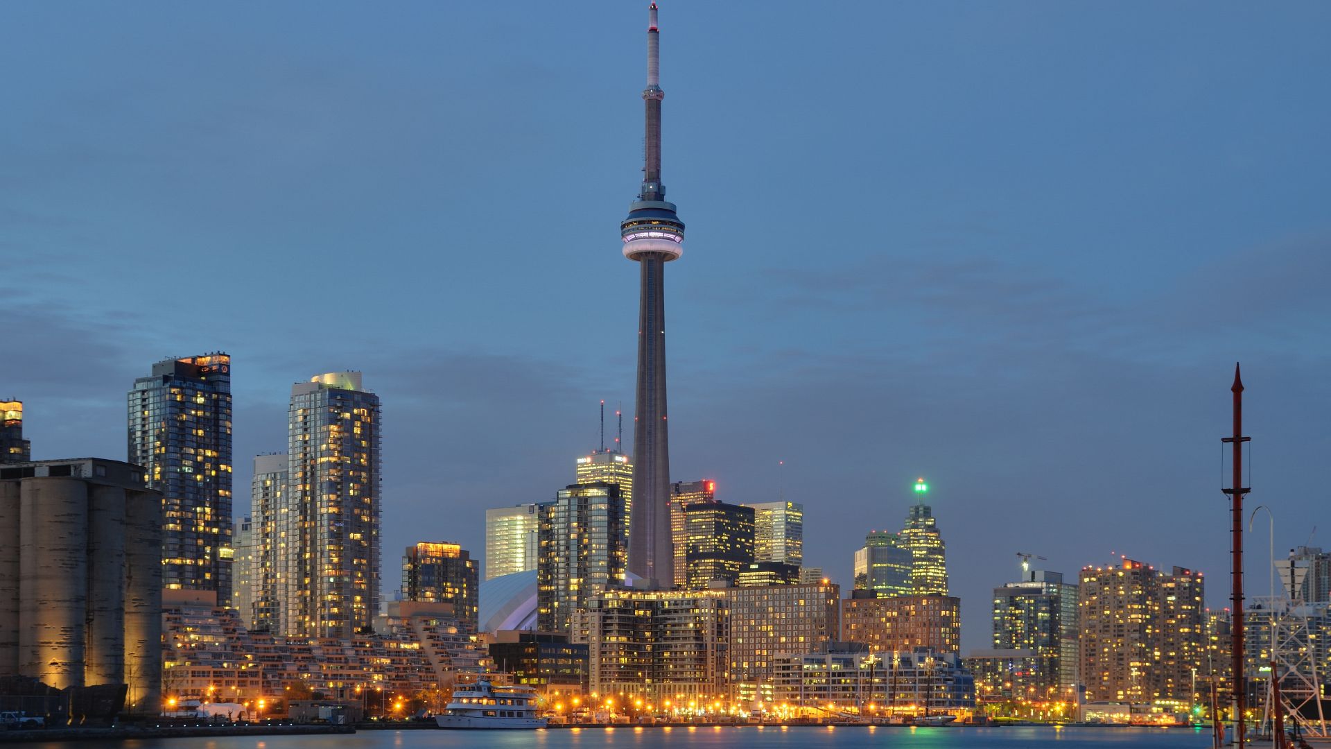 File:Toronto - ON - Skyline10.jpg