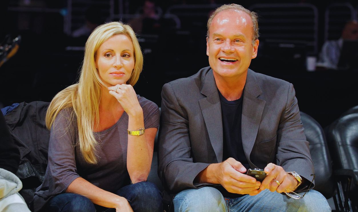 Gettyimages - 92580996, Celebrities At The Lakers Game LOS ANGELES, CA - OCTOBER 30: Kelsey Grammer (R) and Camille Donatacci (L) attend the Los Angeles Lakers v Dallas Mavericks game on October 30, 2009 in Los Angeles, California.