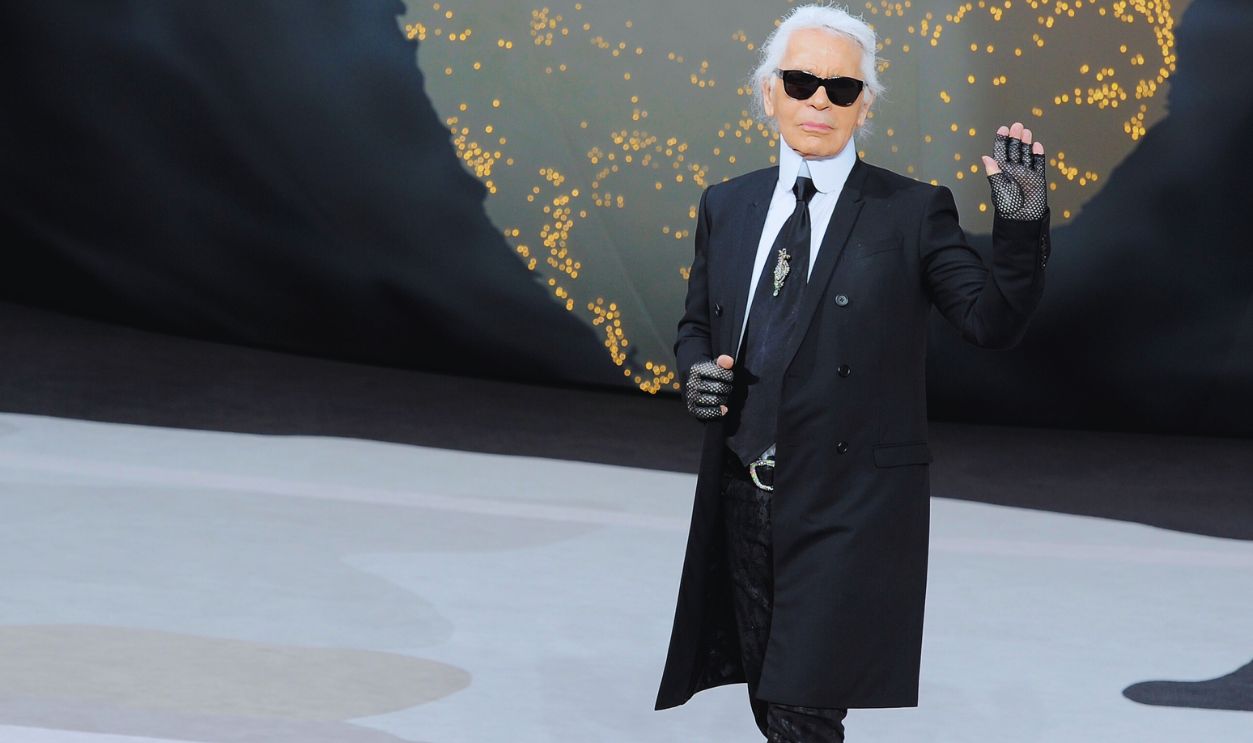 Gettyimages - 163163436, Chanel - Runway - PFW F/W 2013 PARIS, FRANCE - MARCH 05: Karl Lagerfeld walks the runway during the Chanel Fall/Winter 2013/14 Ready-to-Wear show as part of Paris Fashion Week at Grand Palais on March 5, 2013 in Paris, France.