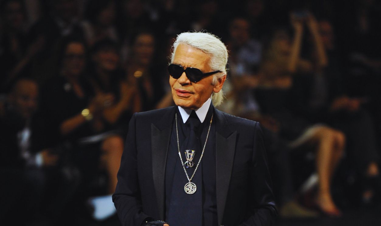 Gettyimages - 118246780, Chanel: Runway - Paris Fashion Week Haute Couture F/W 2011/2012 PARIS, FRANCE - JULY 05: Karl Lagerfeld walks the runway during the Chanel Haute Couture Fall/Winter 2011/2012 show as part of Paris Fashion Week at Grand Palais on July 5, 2011 in Paris, France.