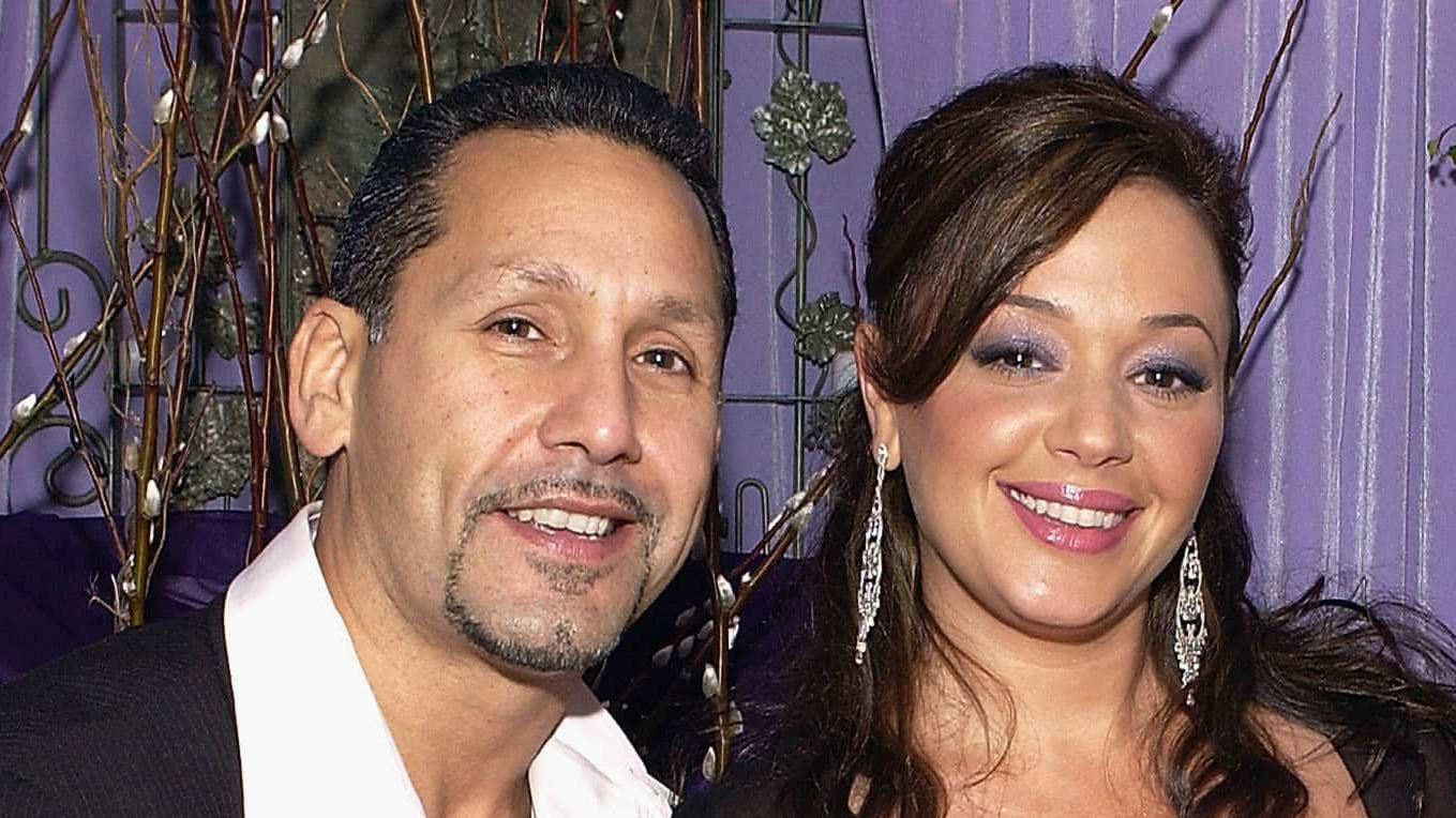 PASADENA, CA - JANUARY 9: Actress Leah Remini and husband Angelo Pagan pose together at the Distinctive Assets Gift Lounge during the People?s Choice Awards at the Pasadena Civic Auditorium on January 9, 2005 in Pasadena, California.