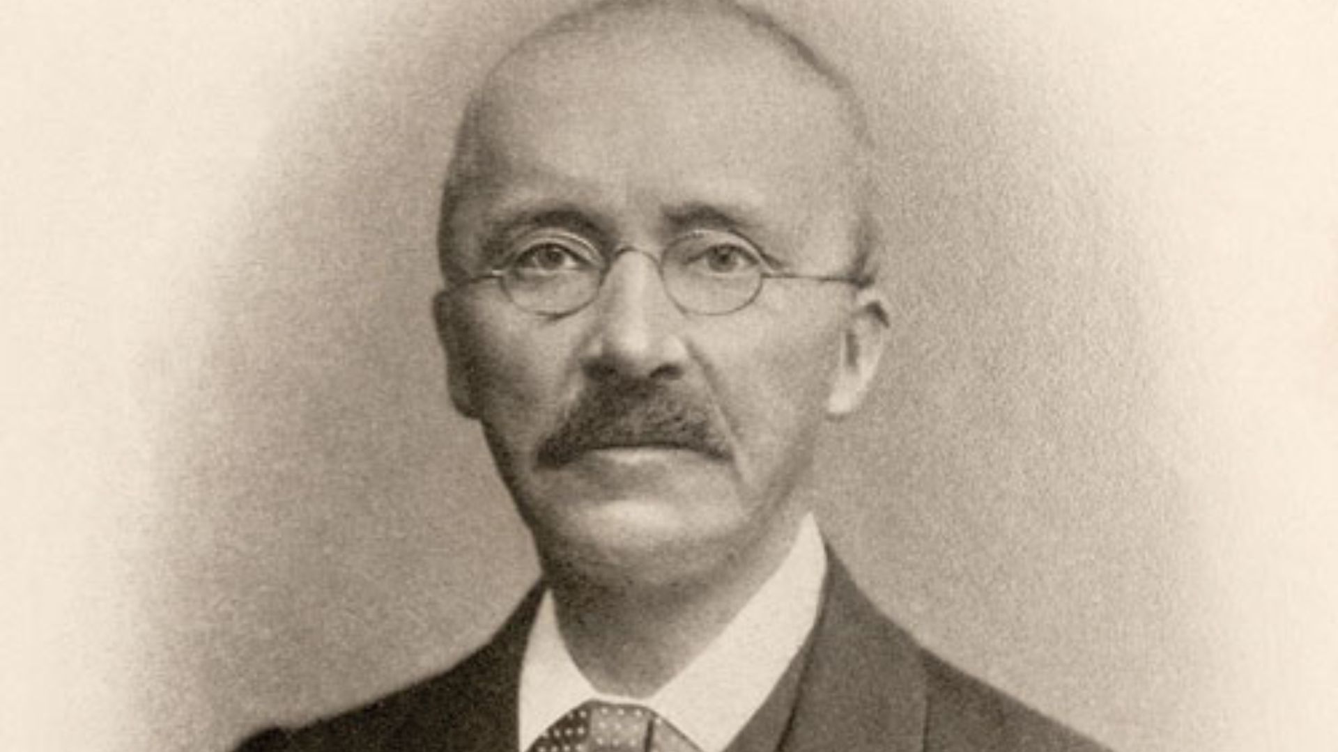 File:Heinrich Schliemann.jpg